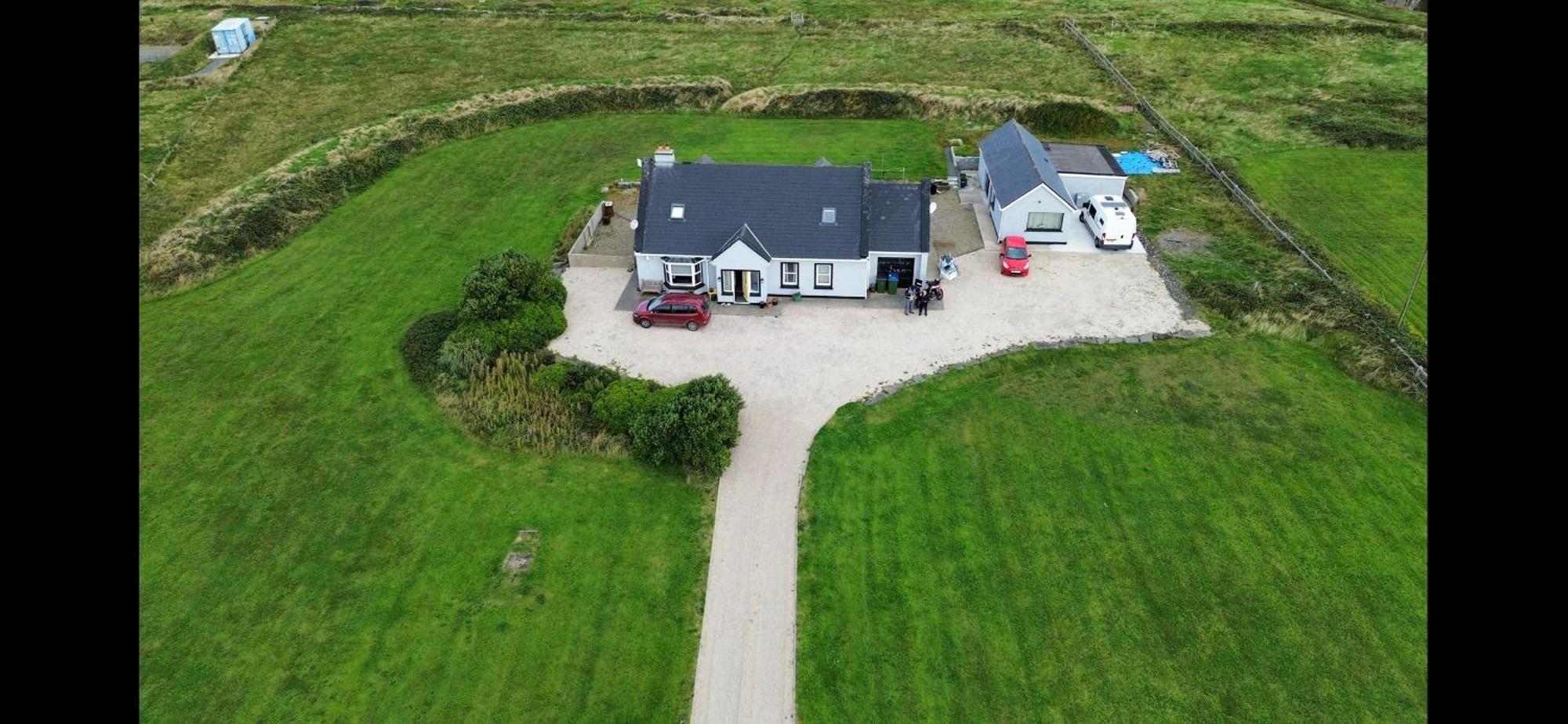 Cois Na Mara Bridges Of Ross V15 T677 Bed & Breakfast Kilbaha Екстериор снимка